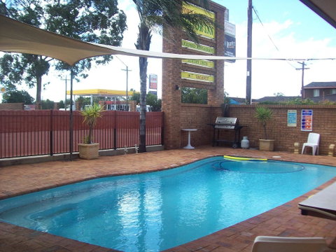 Cobar Town & Country Motor Inn - Accommodation Cooktown 0