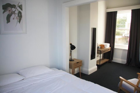 College Lawn Hotel - Accommodation Cooktown 2