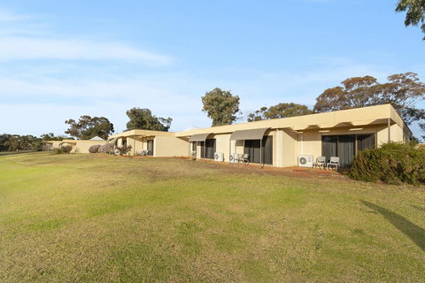 Comfort Inn & Suites Riverland - Accommodation Cooktown 3