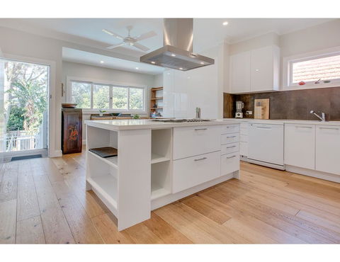 Comfy Family Home In Chill Beachside Neighbourhood - Accommodation Cooktown 3