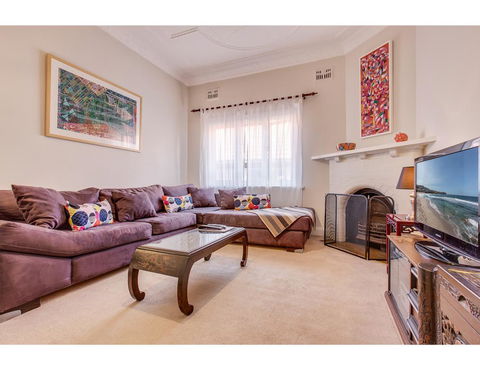 Comfy Family Home In Chill Beachside Neighbourhood - Accommodation Cooktown 0