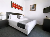Commercial Hotel Hay