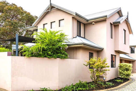 Coode Street Townhouse - Accommodation Cooktown 0
