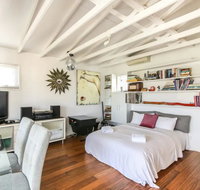 Cool Architect-Designed Studio Close To CBD - Accommodation Cooktown