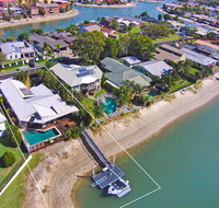 Coorumbong 16 - 5 BDRM Canal Home with Pool - Accommodation Cooktown