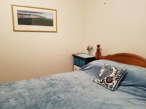 Cosy Quiet Bedroom Ferny Grove - Accommodation Cooktown 1