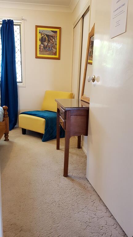 Cosy Quiet Bedroom Ferny Grove - Accommodation Cooktown 2
