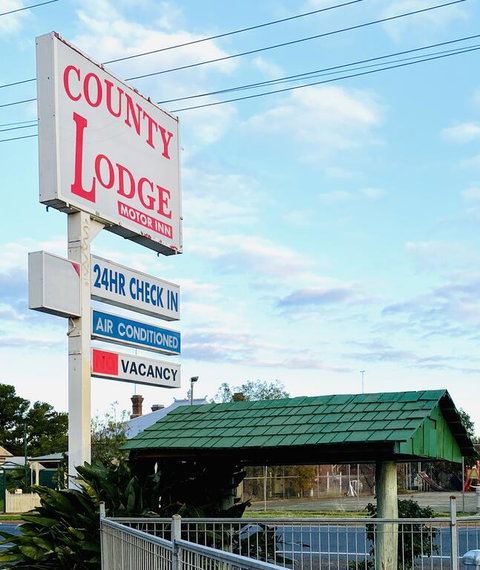 County Lodge Motor Inn - Accommodation Cooktown 3