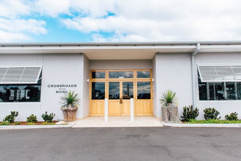 Crossroads Hotel - Accommodation Cooktown 0