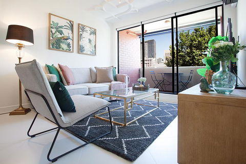 CROWN JEWEL - Hosted By: L'Abode Accommodation - Accommodation Cooktown 1