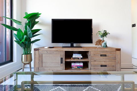 CROWN JEWEL - Hosted By: L'Abode Accommodation - Accommodation Cooktown 3