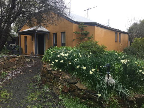 Cullen House - Accommodation Cooktown 0