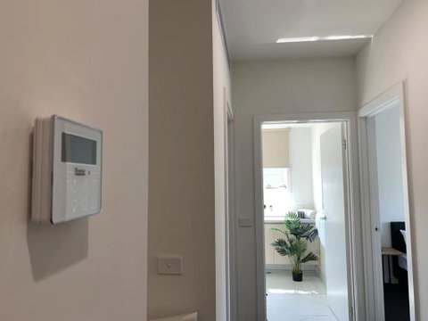 Delicate And Peaceful Bundoora Townhouse 20-R1 - Accommodation Cooktown 0