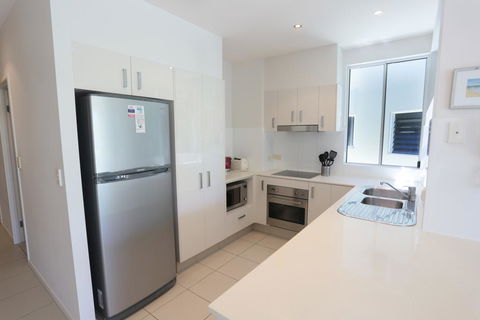 Delightful Family Apartment In Modern Complex - Accommodation Cooktown 3