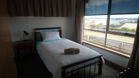 DevonPORT VIEWS!!! - Accommodation Cooktown 2