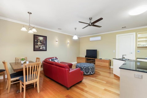Domain Two Apartment - Accommodation Cooktown 3