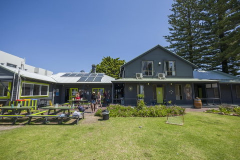 Dunsborough Beachouse YHA - Accommodation Cooktown 0