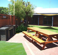 Dunsborough Inn Backpackers - Accommodation Cooktown
