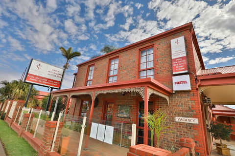 Early Australian Motor Inn - Accommodation Cooktown 0