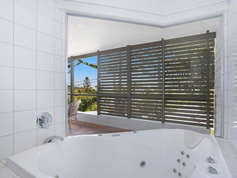EAST COAST ESCAPES - Lighthouse Studio - Accommodation Cooktown 2