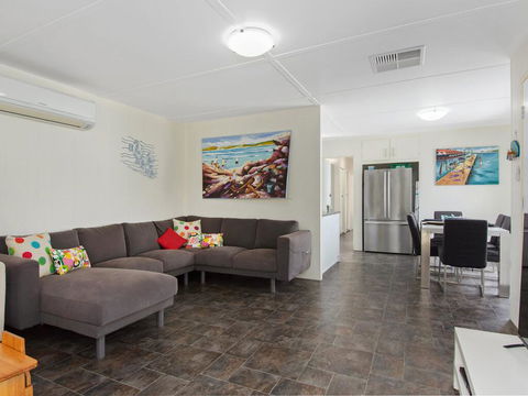 EdAn Beachhouse - 21 Laronde - Accommodation Cooktown 1