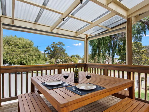 EdAn Beachhouse - 21 Laronde - Accommodation Cooktown 0