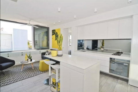 EIGHT TWO NINE TWO V: BONDI BEACH - Accommodation Cooktown 0
