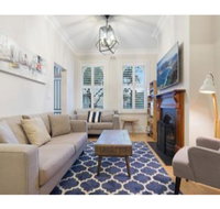 Elegant Renovated Terrace Close To City - Accommodation Cooktown