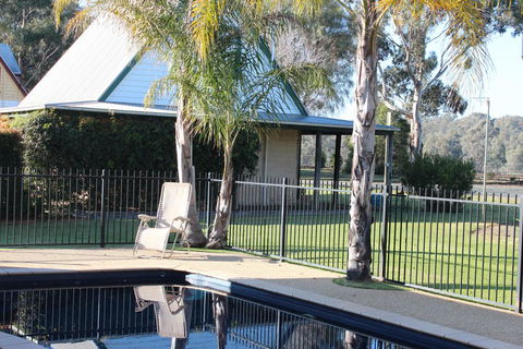 Elinike Guest Cottages - Accommodation Cooktown 0
