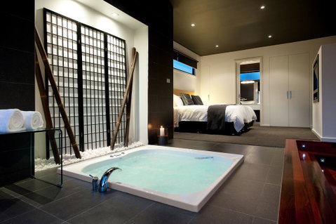 Elira 2 - Accommodation Cooktown 1