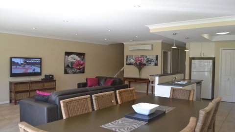ELSINOR Townhouse 7 Mulwala - Accommodation Cooktown 2