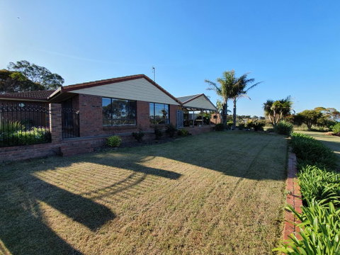 EP Getaway - Accommodation Cooktown 0