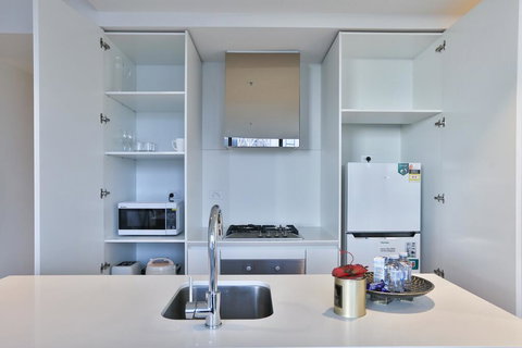 EQ TOWER Melbourne CBD APT - Accommodation Cooktown 2