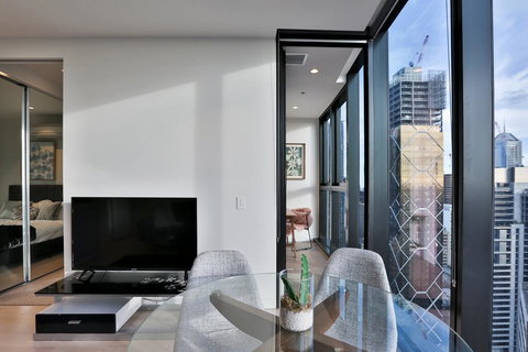 EQ TOWER Melbourne CBD APT - Accommodation Cooktown 0