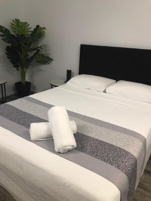 Escape On Lake - Accommodation Cooktown 2