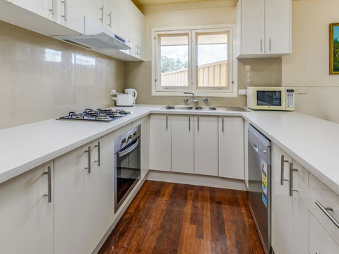 Exclusive Handy Holiday House - Accommodation Cooktown 2