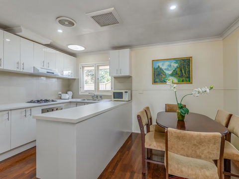 Exclusive Handy Holiday House - Accommodation Cooktown 3