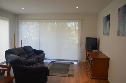 Family Friendly Unit - Accommodation Cooktown 3