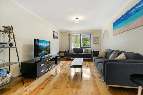 Family Getaway - Walk To Bay Beach - Accommodation Cooktown 0