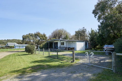 Far View - Accommodation Cooktown 3