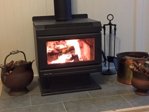 FROGGIES HOLIDAY HOUSE - Accommodation Cooktown 2