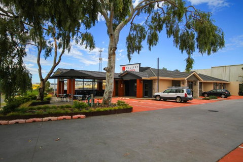 Gallery Hotel - Accommodation Cooktown 2