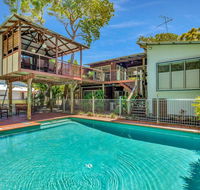 Gecko's Rest - Rainbow Shores Executive Beach House Pet Friendly Pool Wi-fi - Accommodation Cooktown