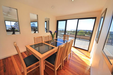 Georges Bay Luxury - Accommodation Cooktown 2
