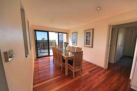 Georges Bay Luxury - Accommodation Cooktown 3