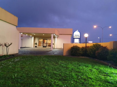 Golden Chain Tower Motor Inn - Accommodation Cooktown 3