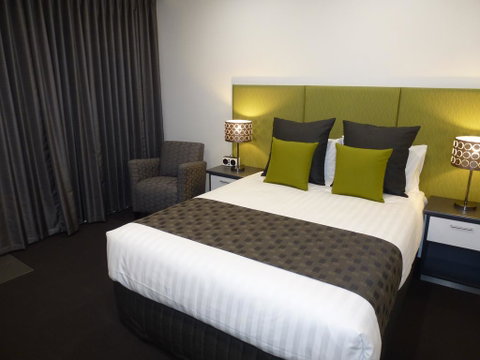 Golden Chain Tower Motor Inn - Accommodation Cooktown 0