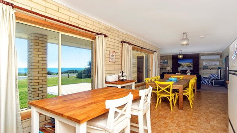 Golden Days - 30 Gold Coast Drive - Accommodation Cooktown 3