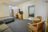 Golden Guitar Motor Inn