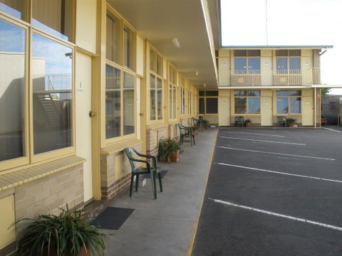 Grand Central Motel - Accommodation Cooktown 0